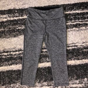 Gray cropped leggings